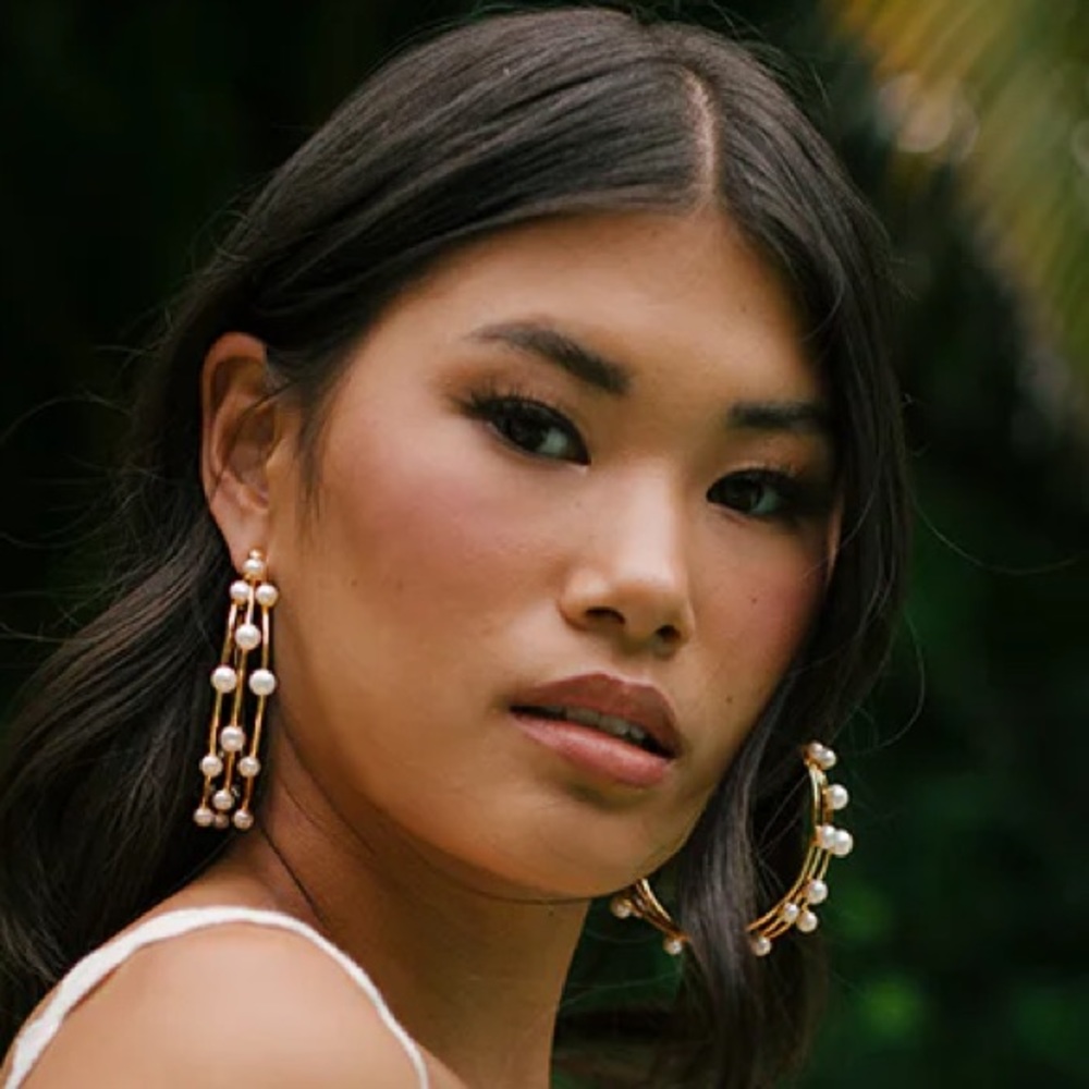 Cult Gaia Large Shanti Hoop earrings in Gold 400$ - Picture 5 of 8